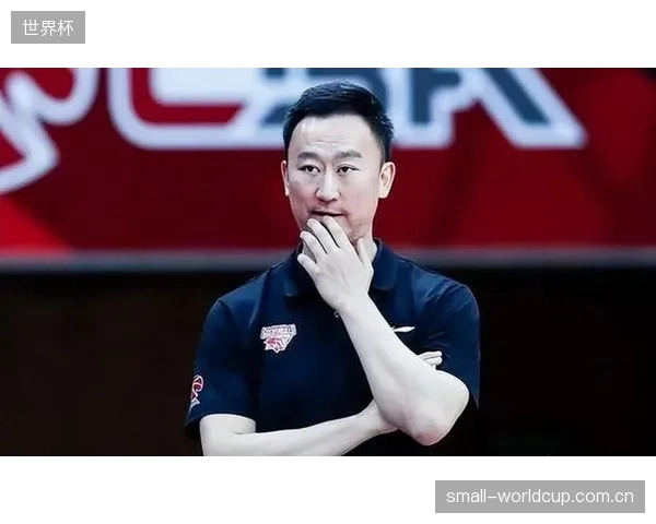 刘维伟指导的球队展现坚韧防守,但季后赛经验欠缺导致球队止步首轮。 刘维伟指导的球队展现坚韧防守,但季后赛经验欠缺导致球队止步首轮。